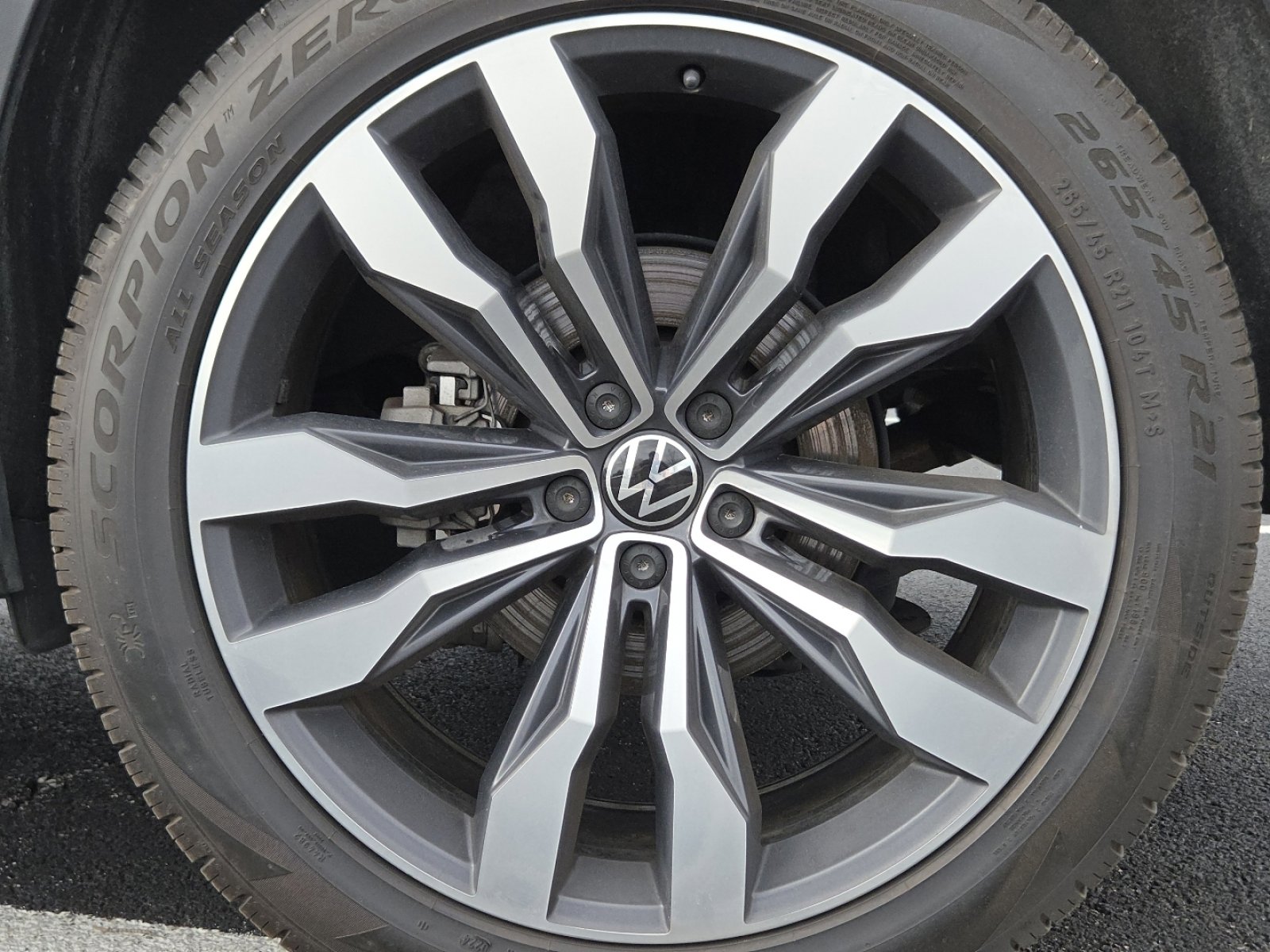 2022 Volkswagen Atlas Cross Sport SEL Premium R-Line