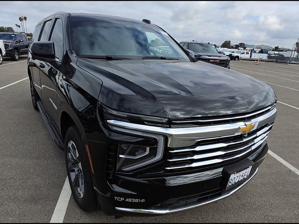 2025 Chevrolet Suburban LT
