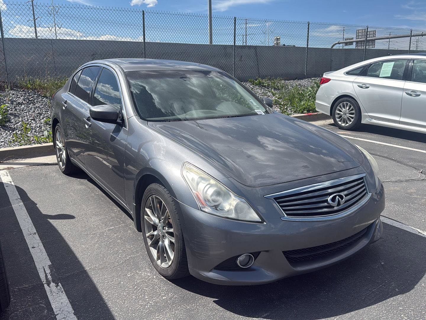 2012 INFINITI G37 x