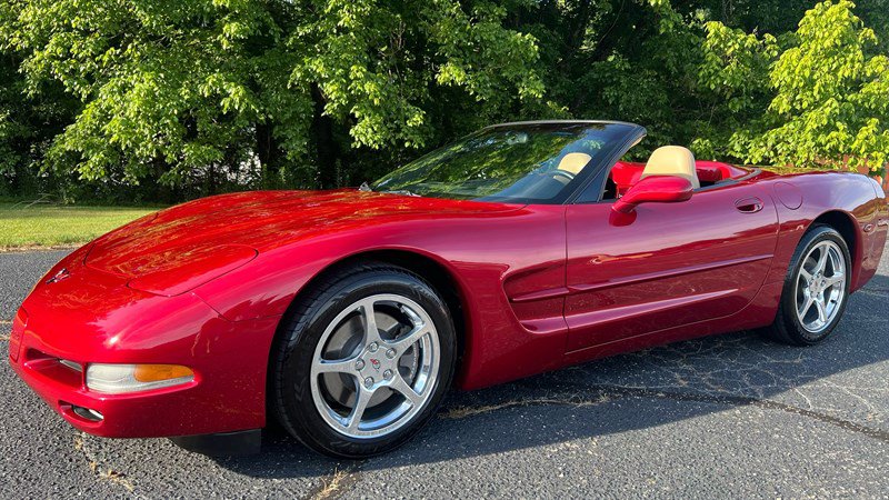 Used 2001 Chevrolet Corvette Coupe w/ Preferred Equipment Group2