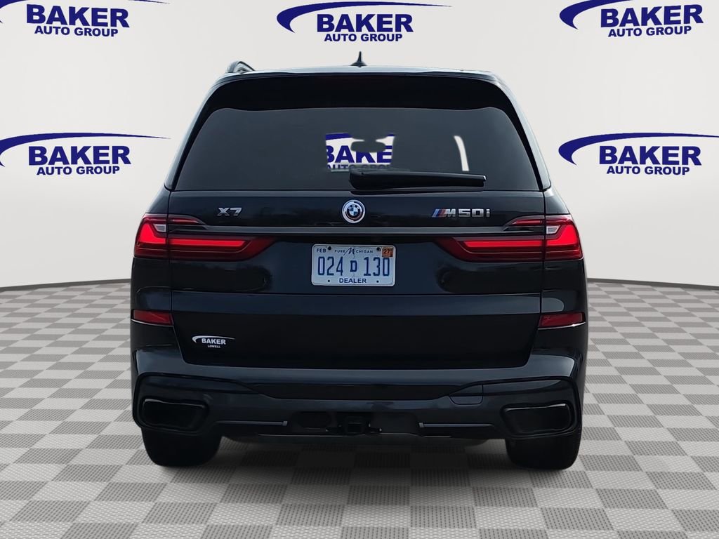 2022 BMW X7 M50i