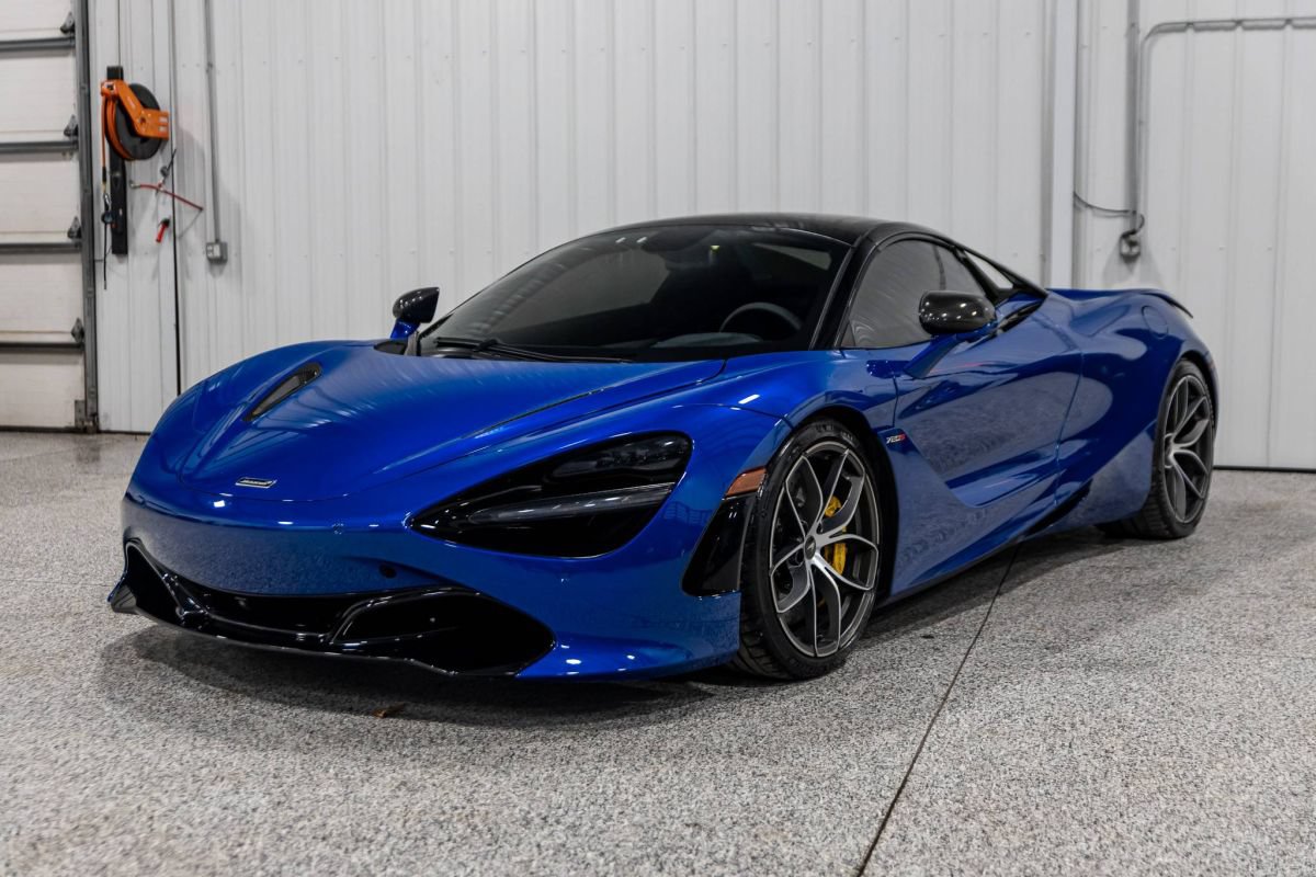 Used 2020 McLaren 720S Spider photo 2