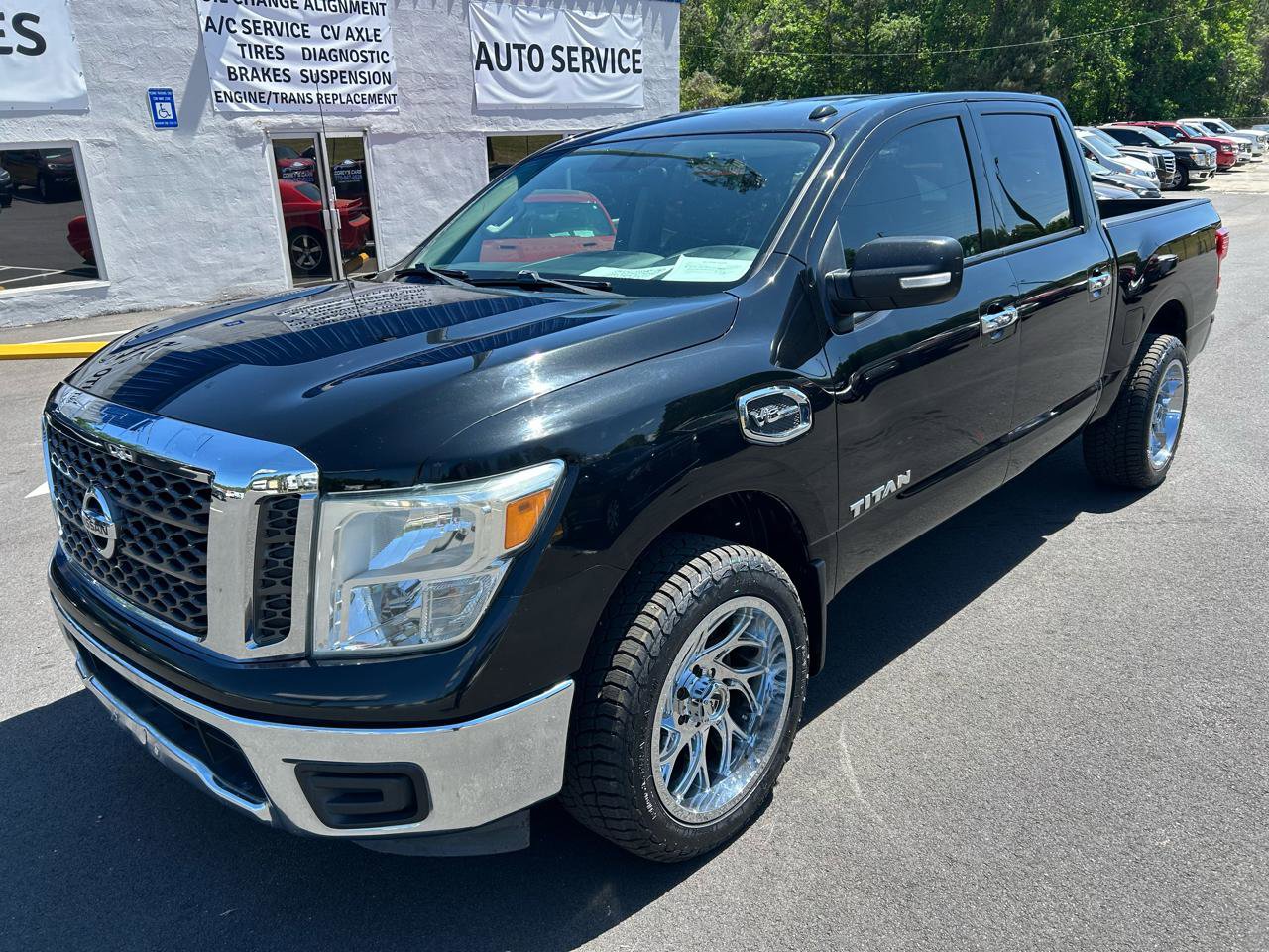 2017 Nissan Titan SV
