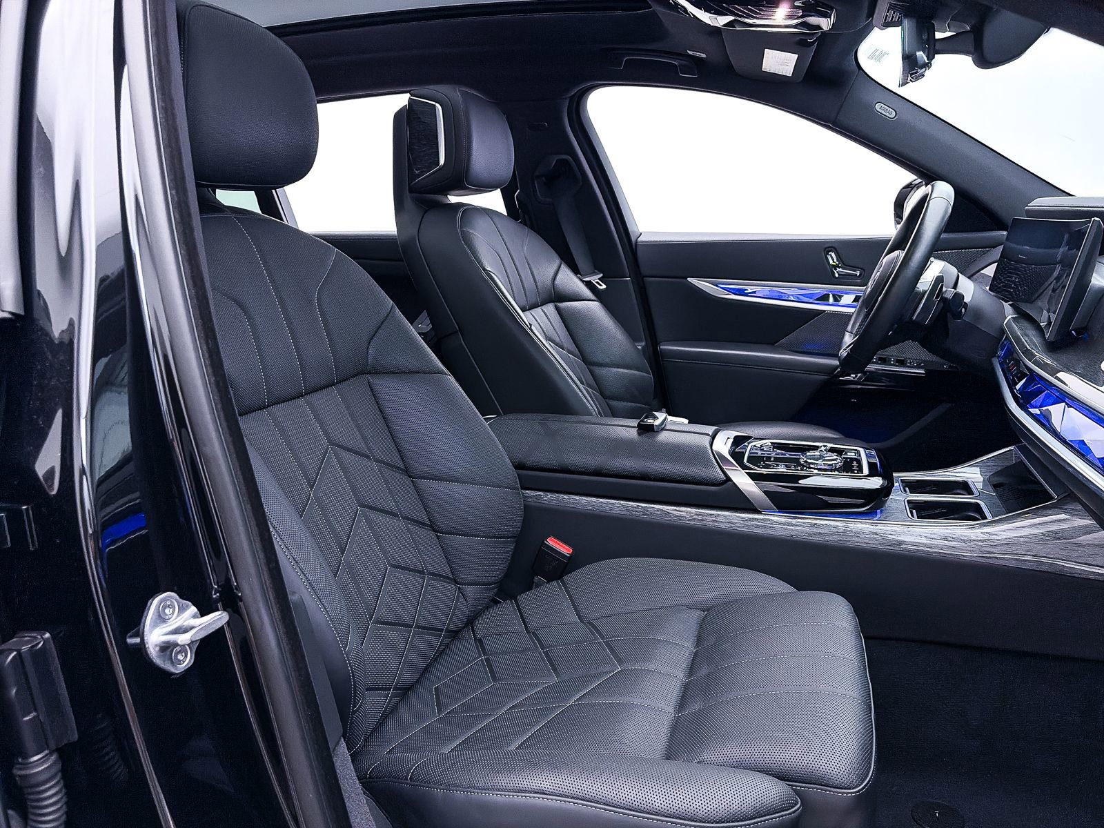 2023 BMW 760i xDrive