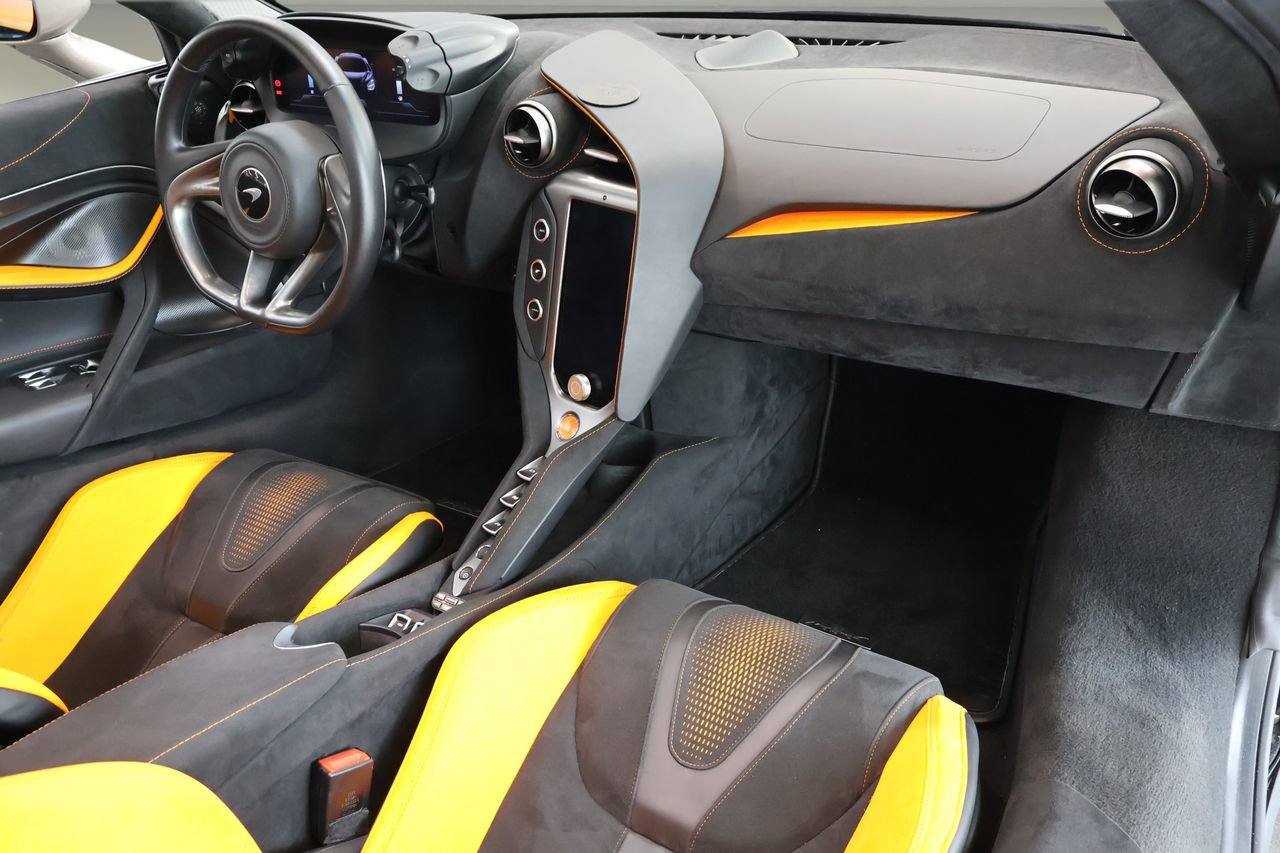 Used 2025 McLaren 750S Spider photo 18