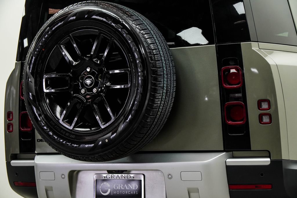 2025 Land Rover Defender 110 S