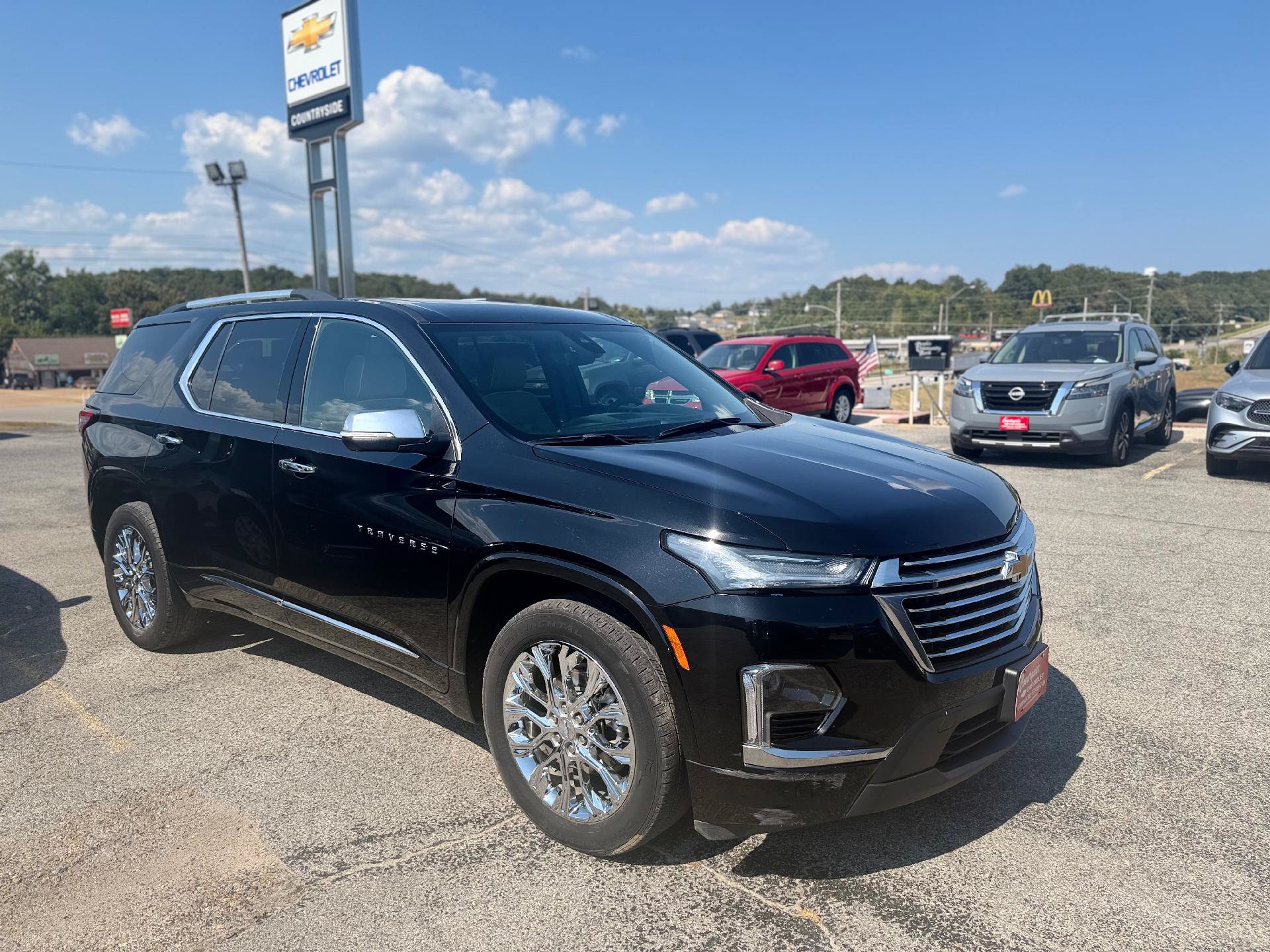 Used 2023 Chevrolet Traverse Premier w/ LPO, Floor Liner Package