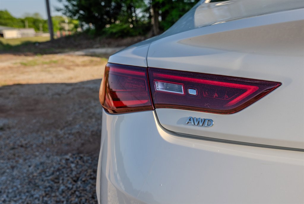 2017 INFINITI Q60 3.0t