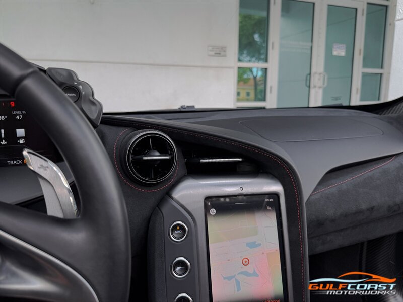 Used 2024 McLaren 750S Spider photo 17