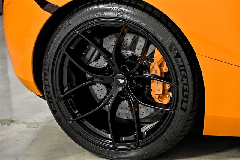 Used 2020 McLaren 720S Performance photo 12