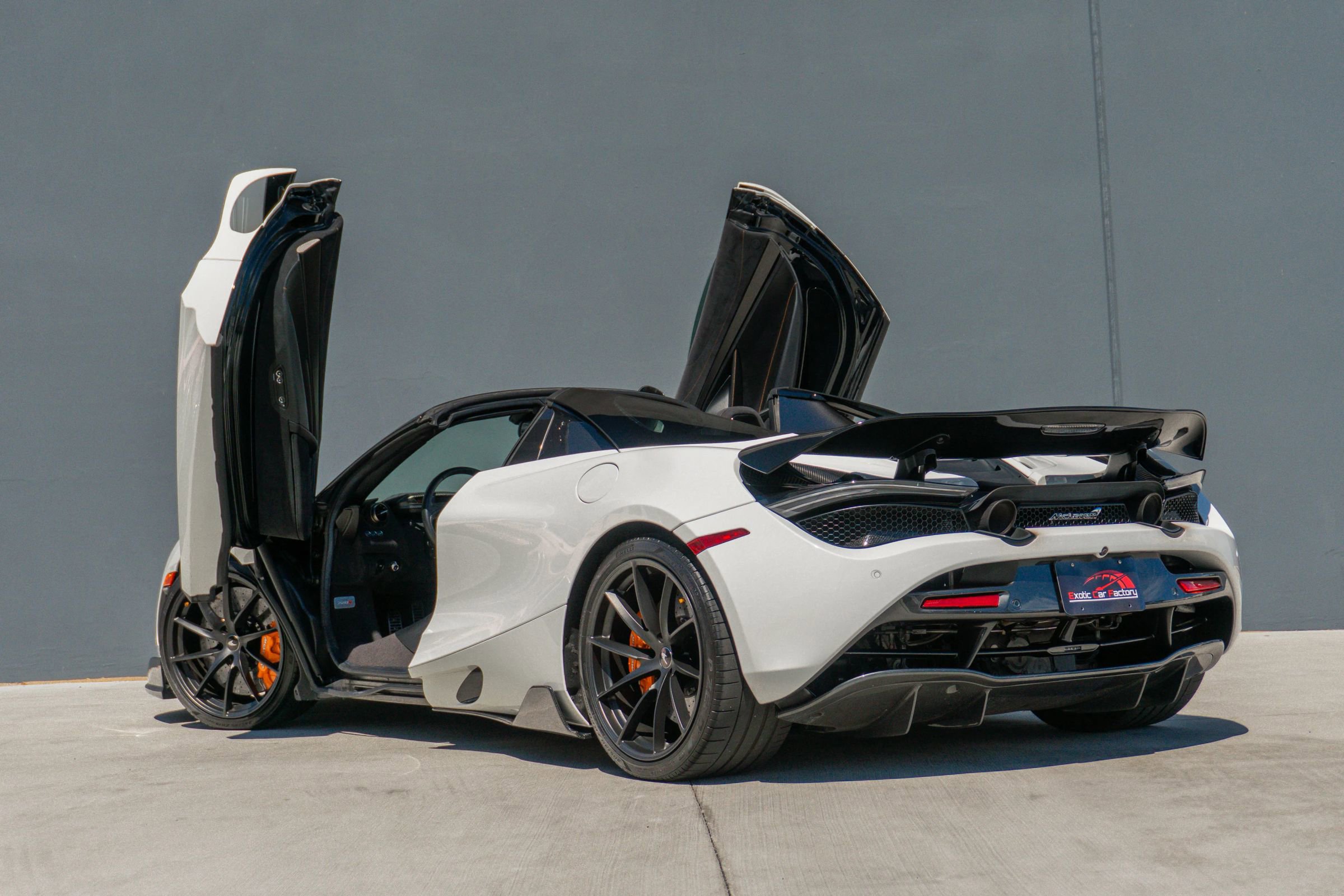 Used 2021 McLaren 720S Spider photo 11