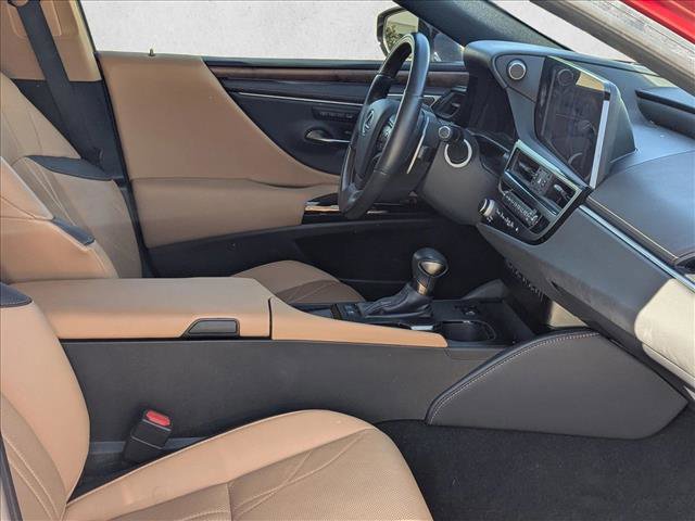 2023 Lexus ES 300h Ultra Luxury