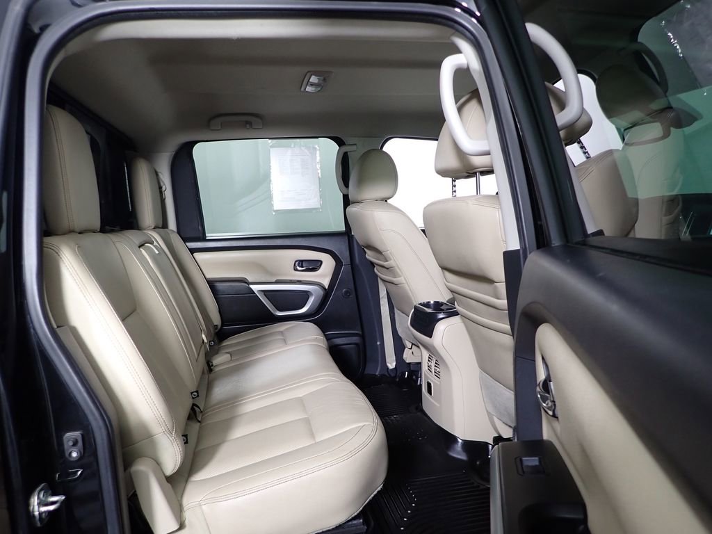 2016 Nissan Titan SL