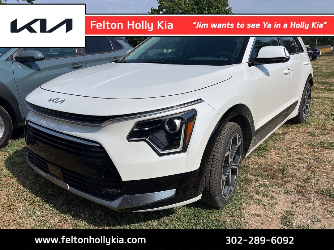 Used 2023 Kia Niro EX Touring
