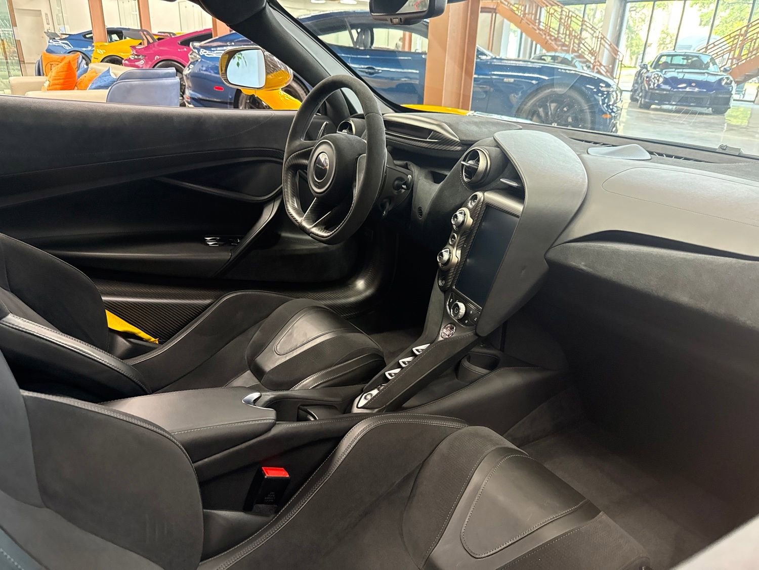 Used 2018 McLaren 720S Performance photo 6