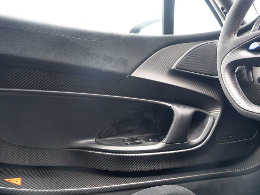 Used 2015 McLaren P1 photo 22