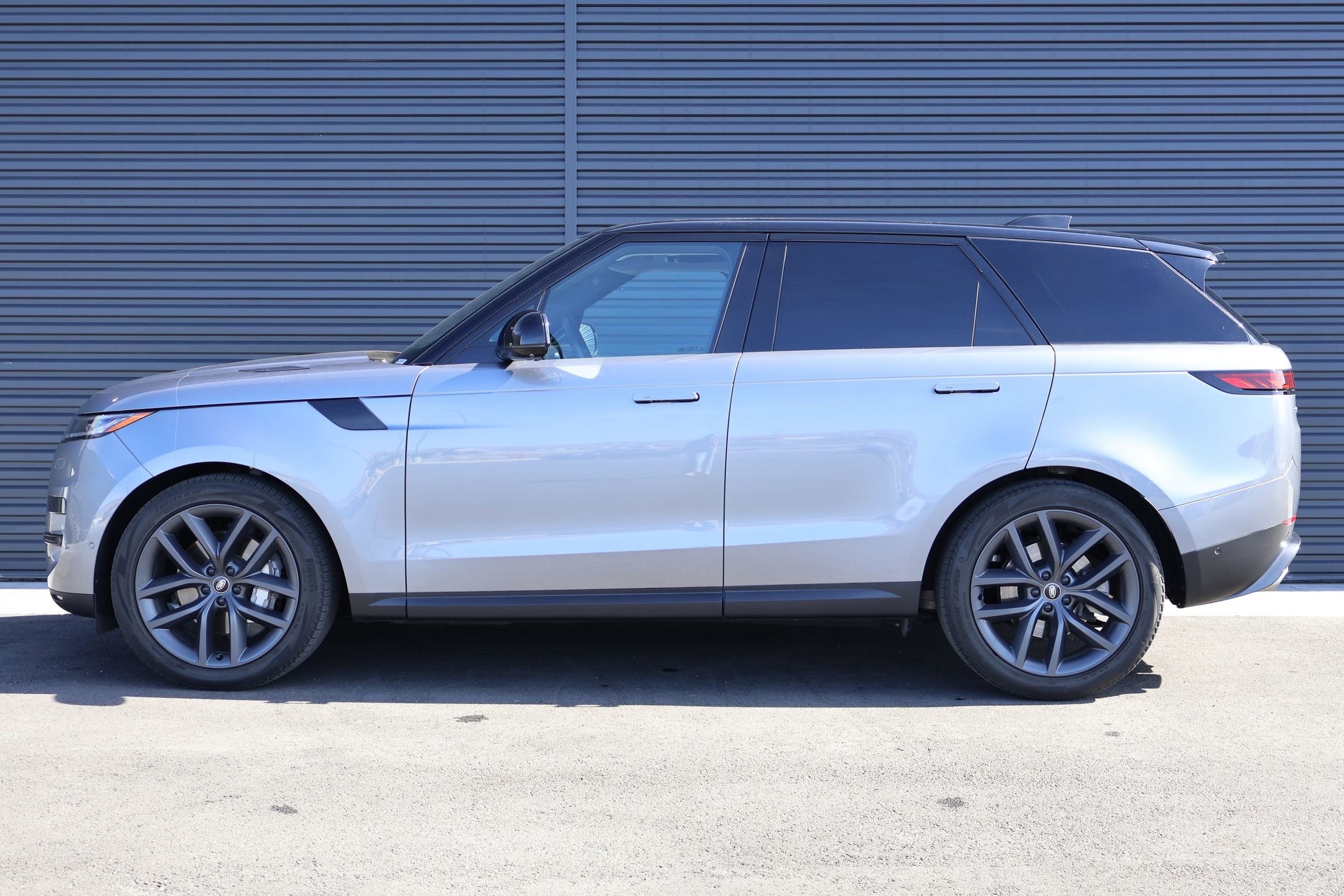 2023 Land Rover Range Rover Sport SE