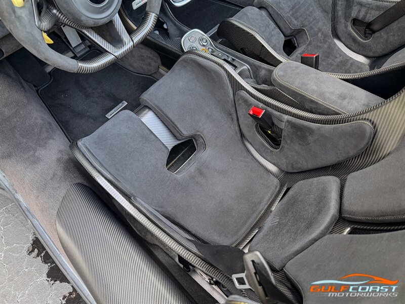 Used 2020 McLaren 600LT Spider photo 23