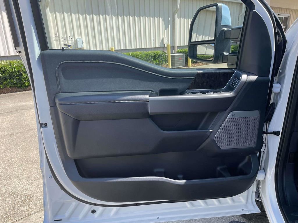 2025 Ford F350 Lariat