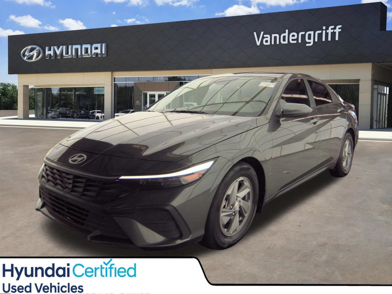 Certified 2025 Hyundai Elantra SE