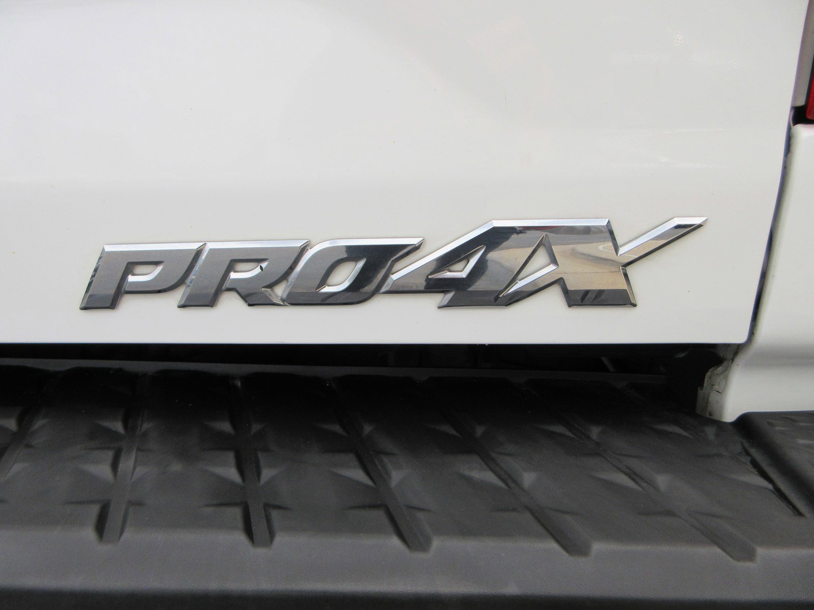 2017 Nissan Titan PRO-4X