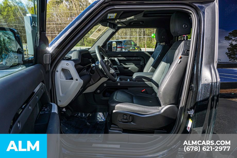 2024 Land Rover Defender 90 X-Dynamic SE