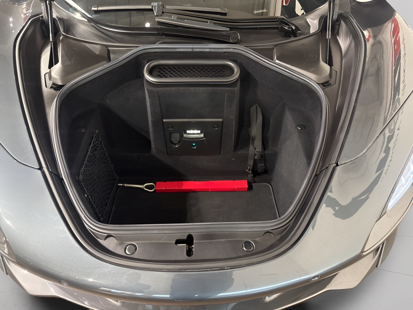 Used 2018 McLaren 720S photo 31