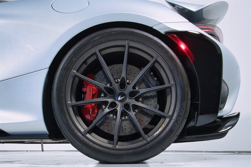 Used 2022 McLaren 765LT photo 10