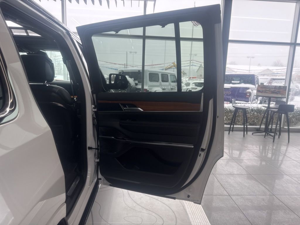 2025 Jeep Grand Wagoneer Series III