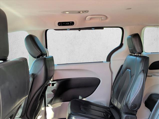 2022 Chrysler Pacifica Touring-L