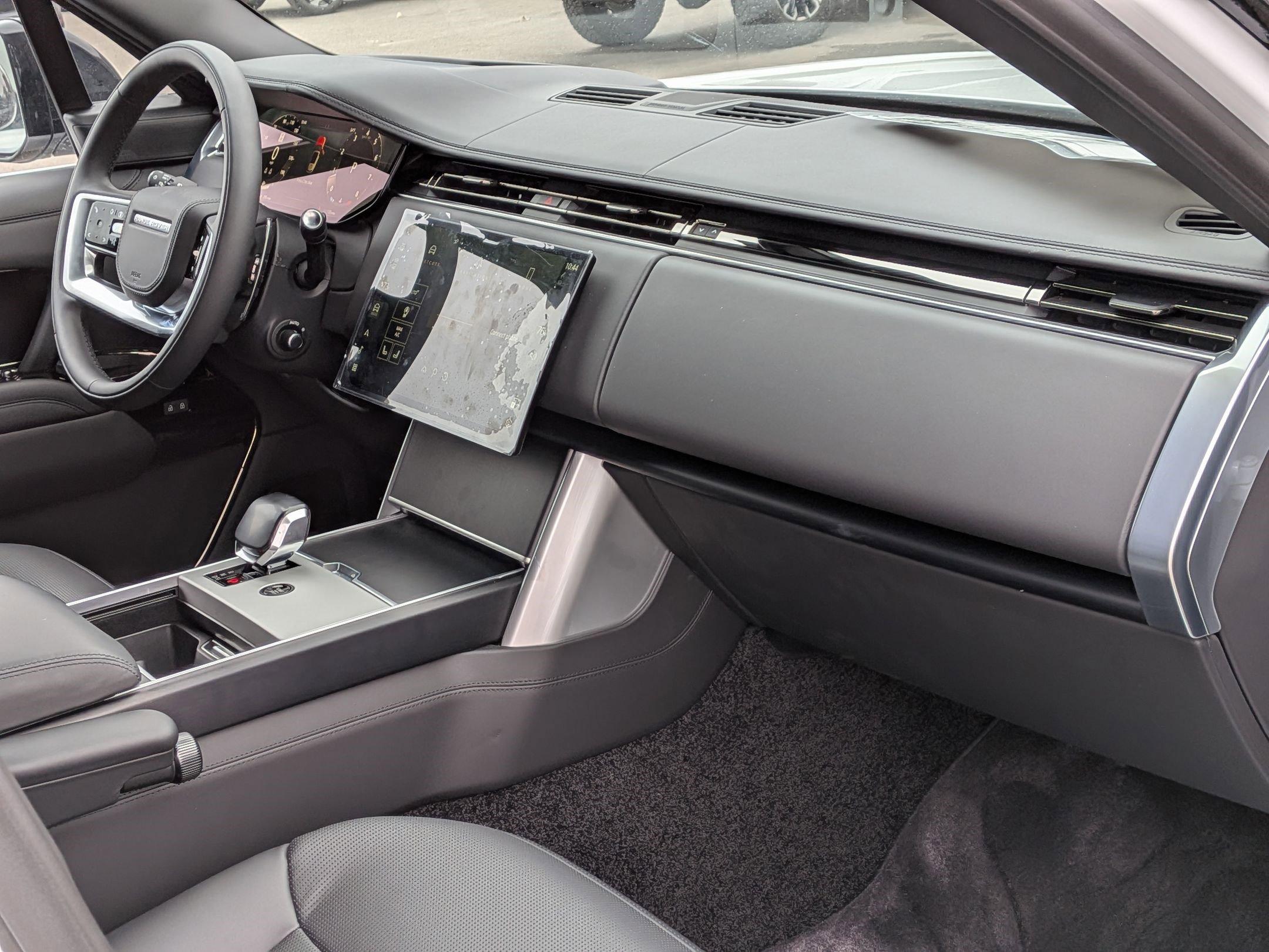 2025 Land Rover Range Rover SV