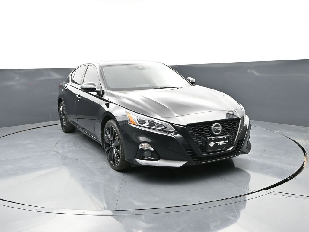 Used 2022 Nissan Altima 2.5 SR w/ Midnight Edition Package