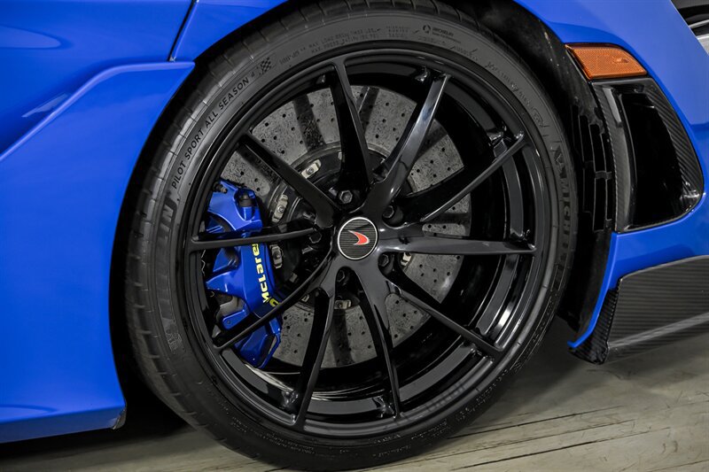 Used 2018 McLaren 720S photo 16