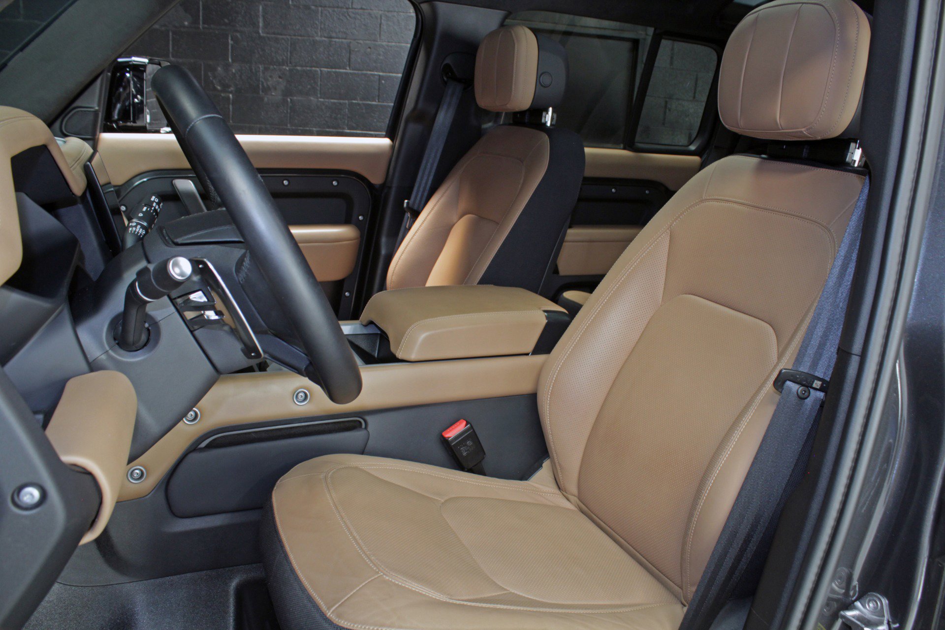 2025 Land Rover Defender 110 V8