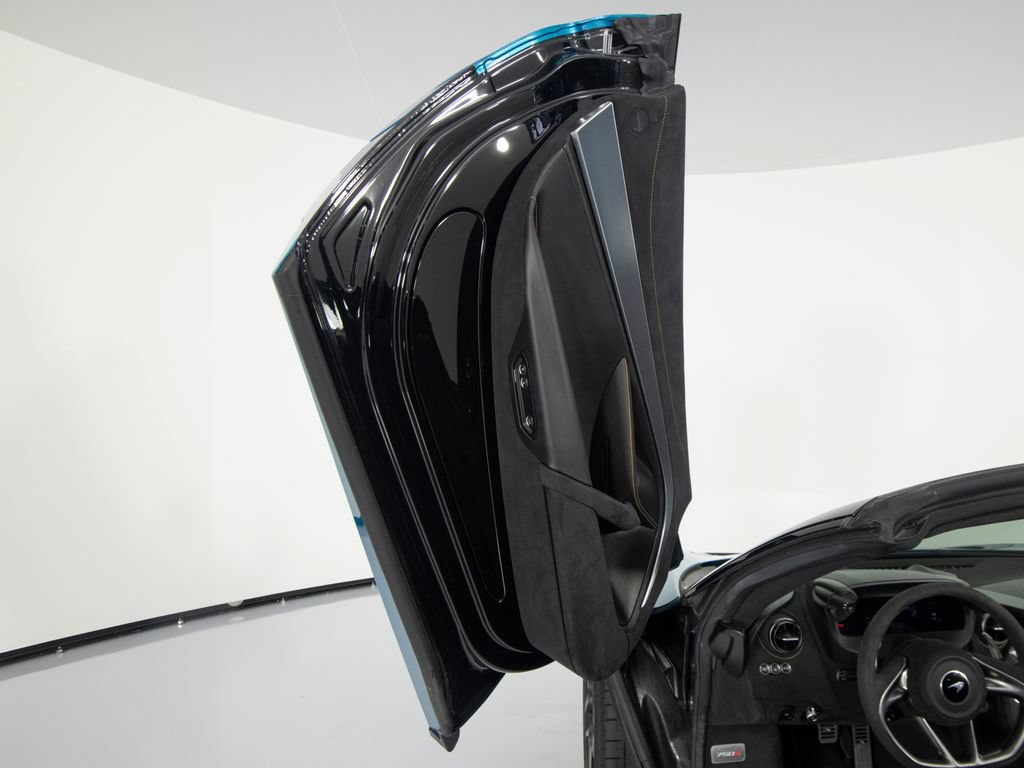 Used 2024 McLaren 750S Spider photo 11