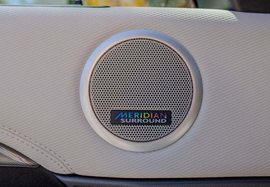 2023 Land Rover Discovery Metropolitan Edition