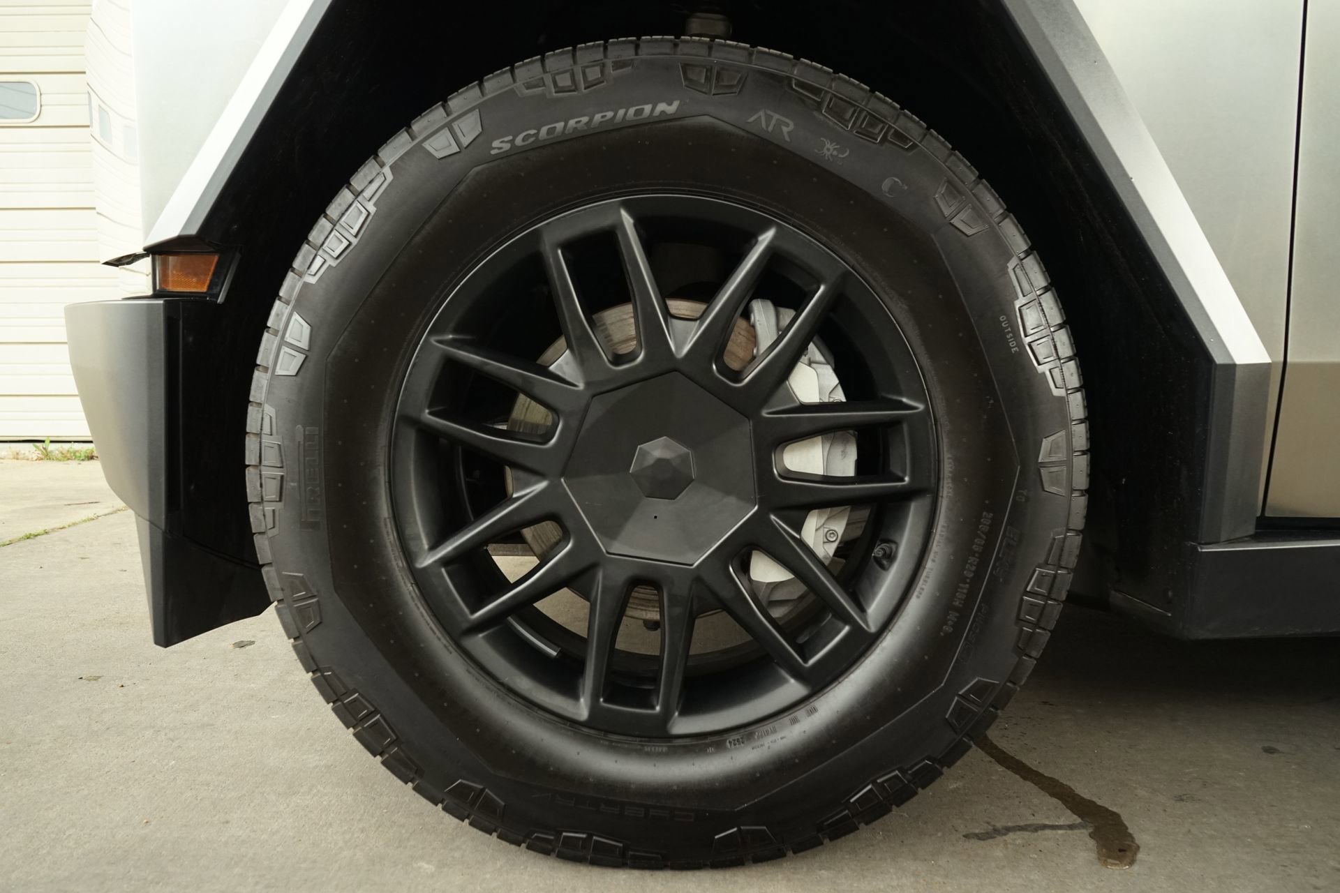 2024 Tesla Cybertruck Cyberbeast