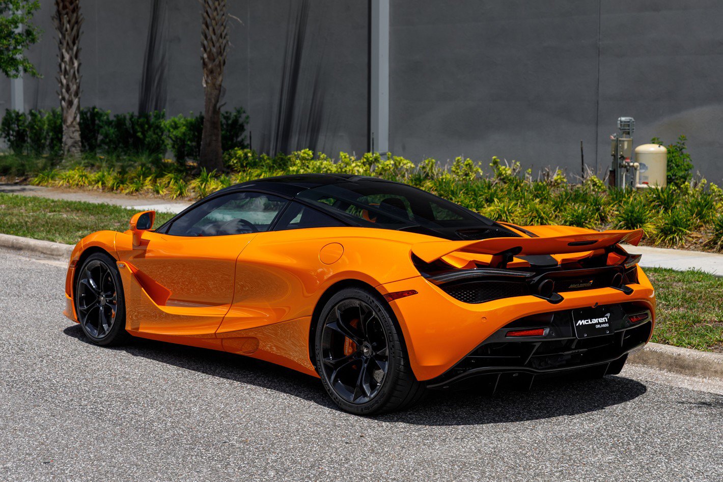 Used 2019 McLaren 720S Luxury photo 15