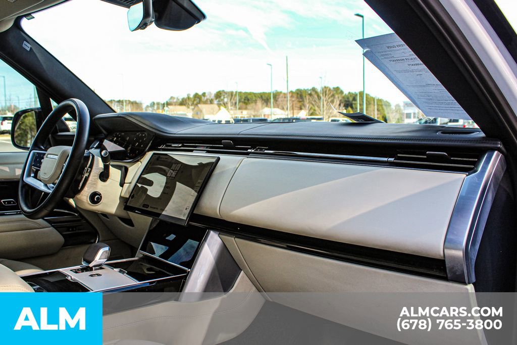 2025 Land Rover Range Rover Long Wheelbase SE