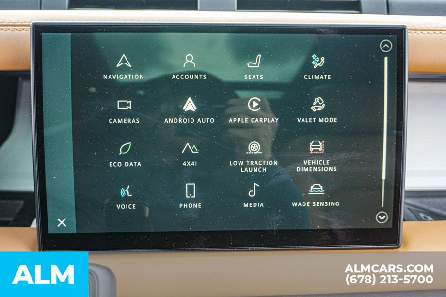 2023 Land Rover Defender 130 SE