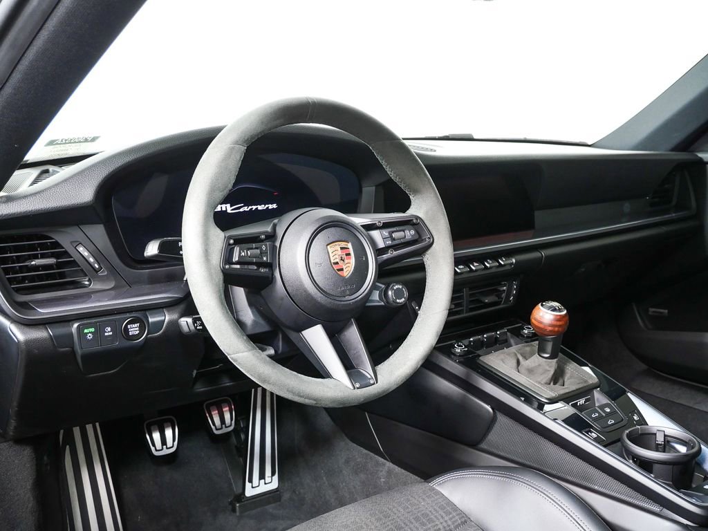 2025 Porsche 911 Carrera