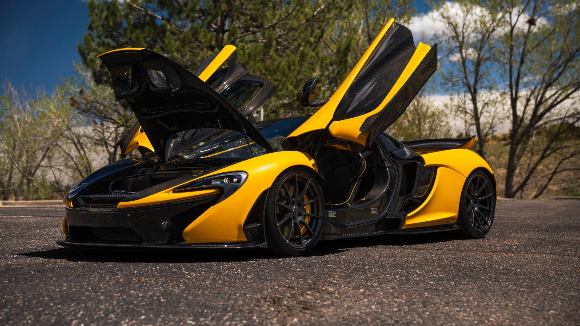 Used 2013 McLaren P1 photo 8