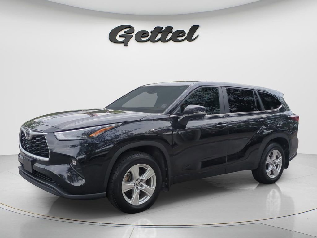 Used 2024 Toyota Highlander LE