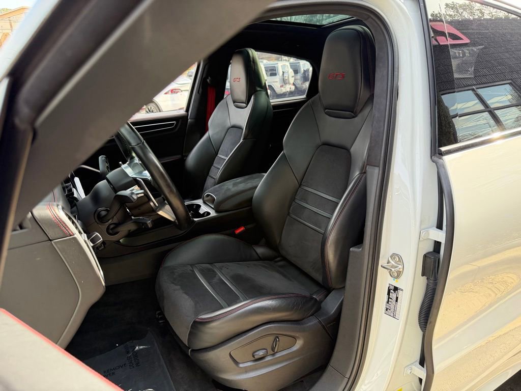 2023 Porsche Cayenne GTS