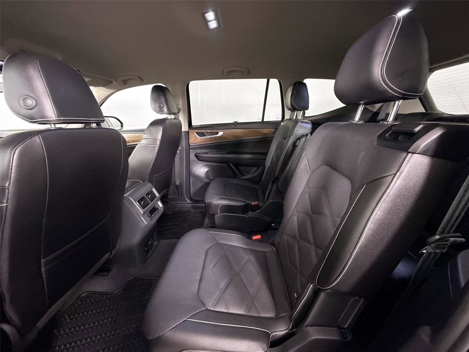 2024 Volkswagen Atlas SE