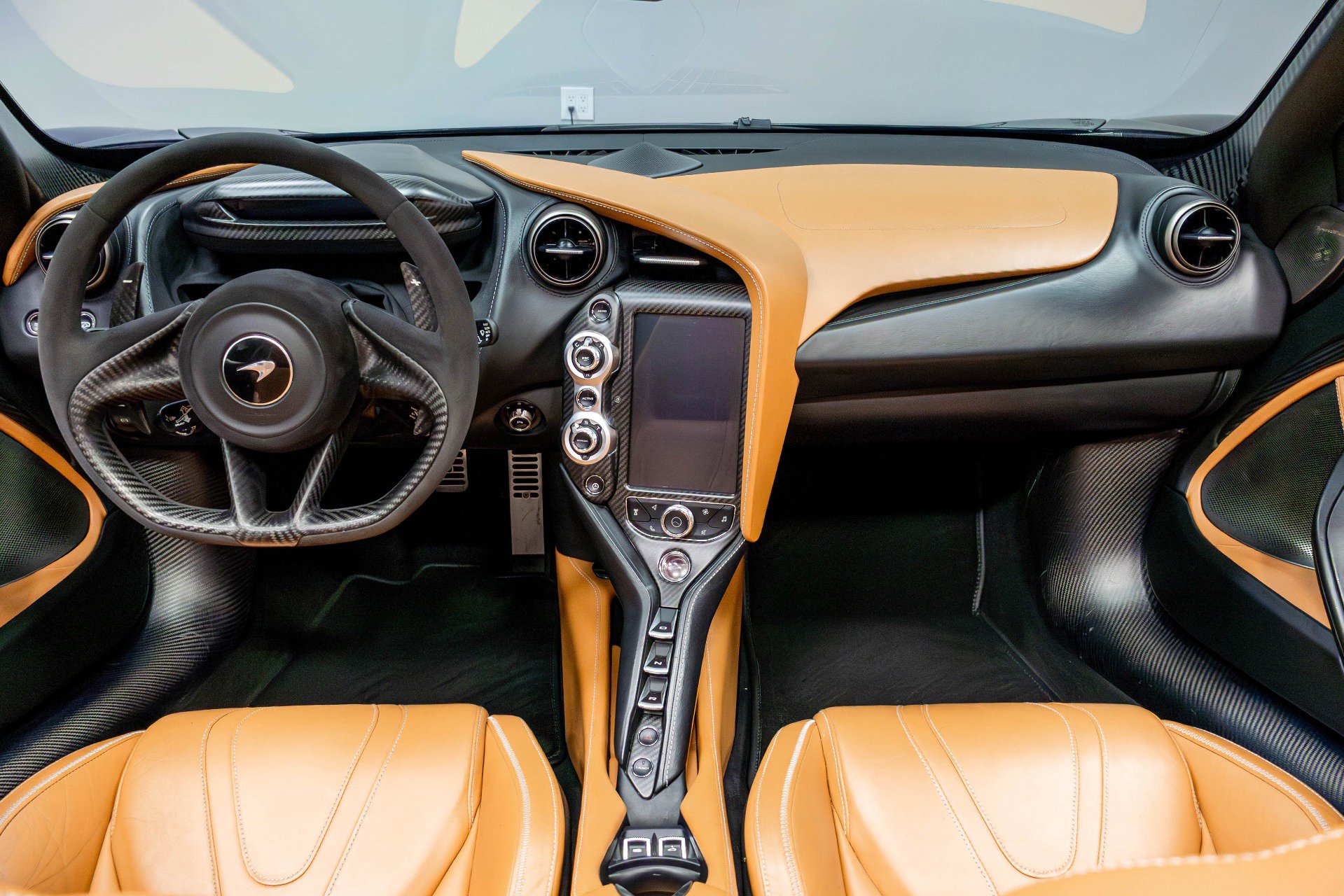 Used 2019 McLaren 720S Luxury photo 13
