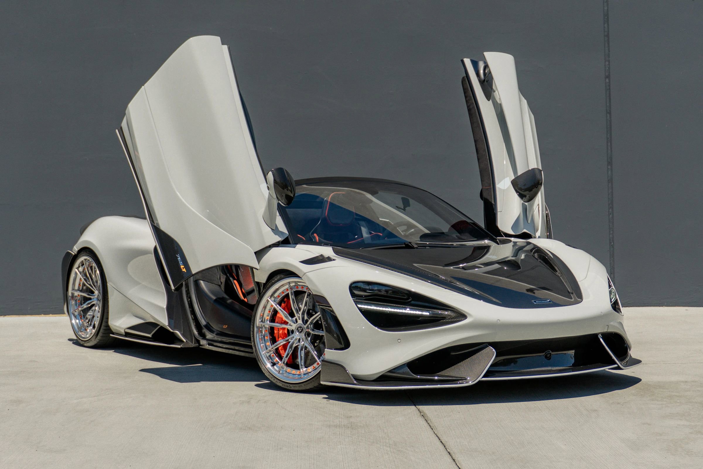 Used 2022 McLaren 765LT photo 8