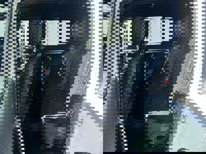 2023 Land Rover Defender 130 X-Dynamic SE