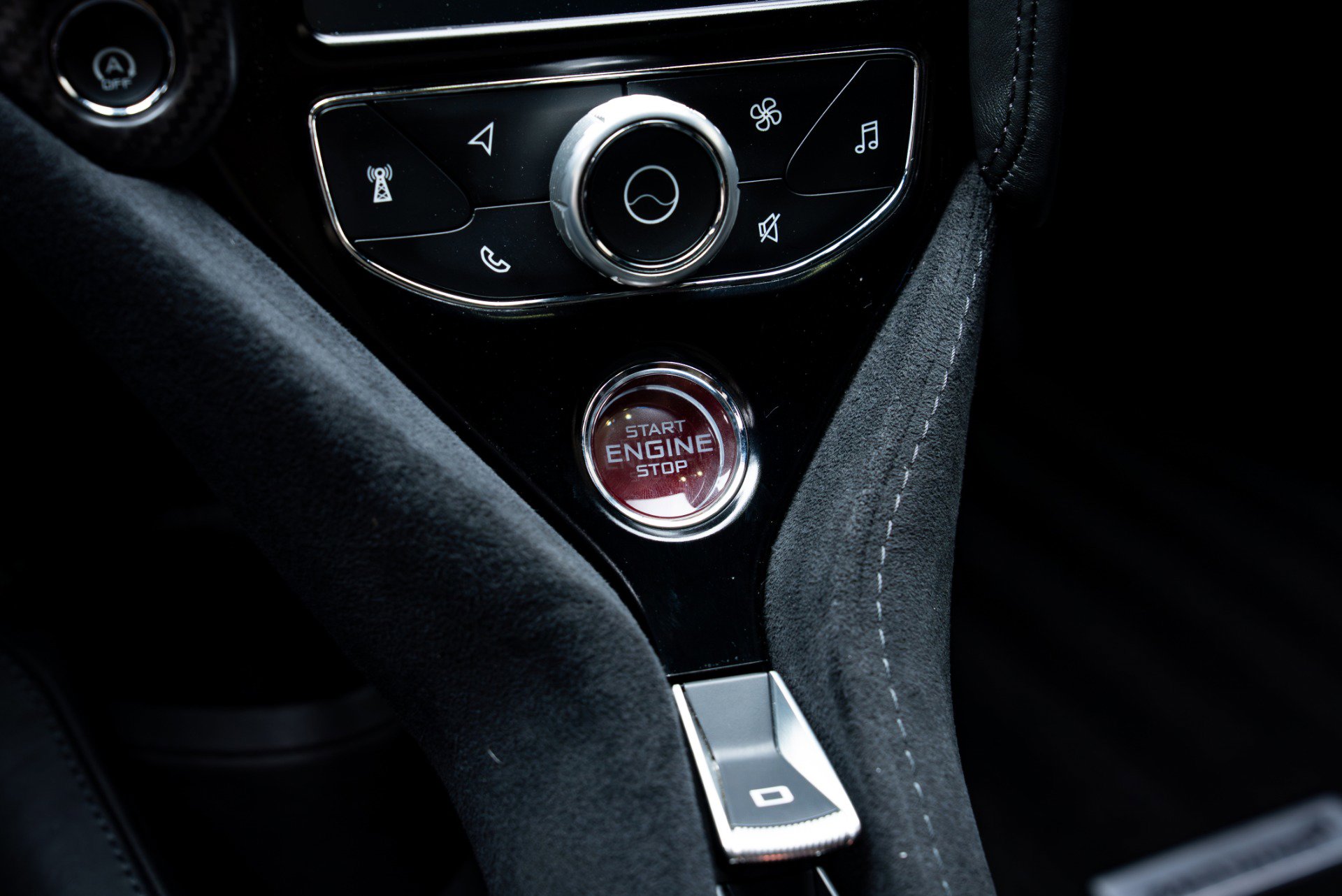 Used 2018 McLaren 720S Performance photo 48