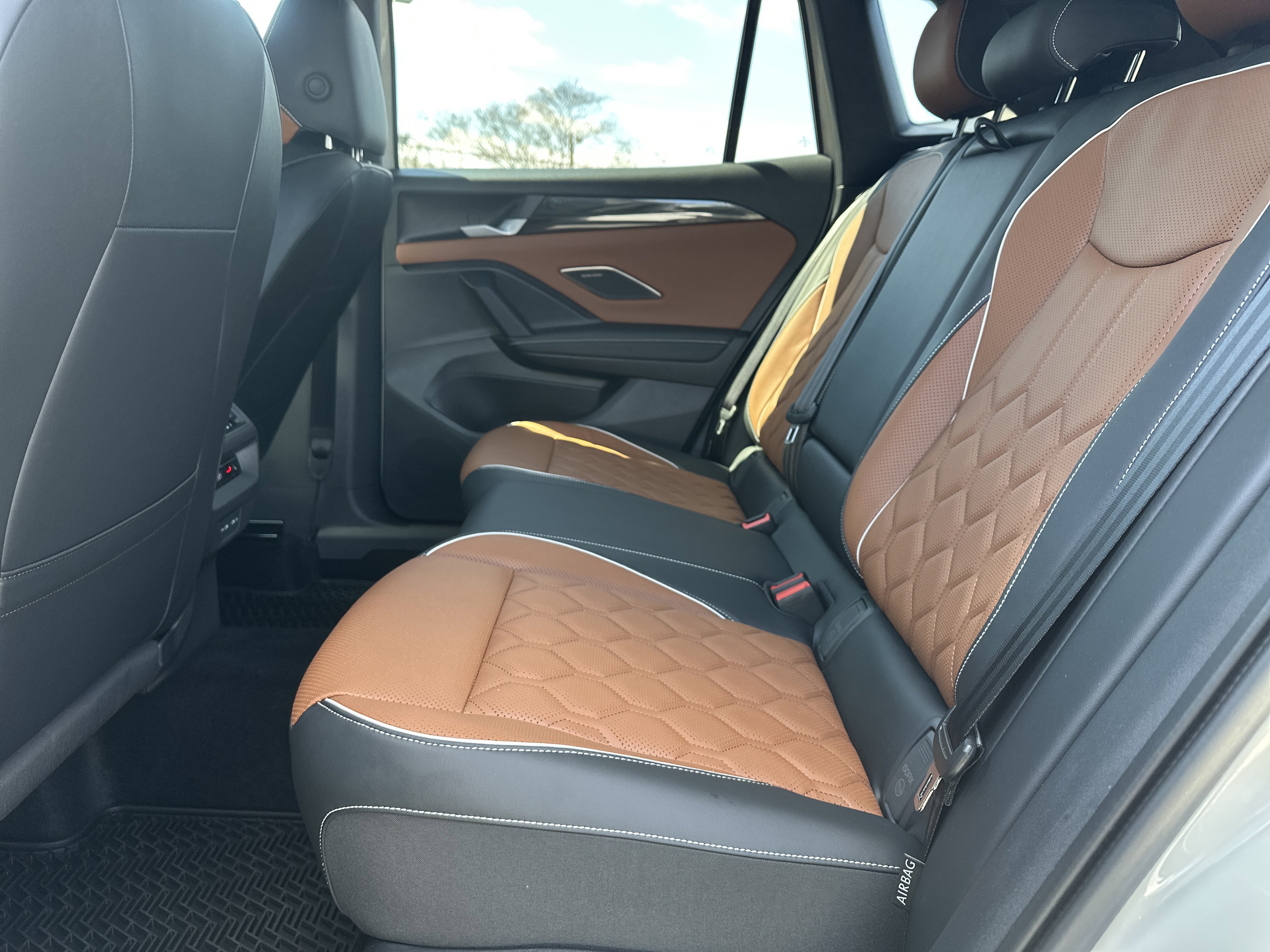 2025 Volkswagen Tiguan SEL R-Line